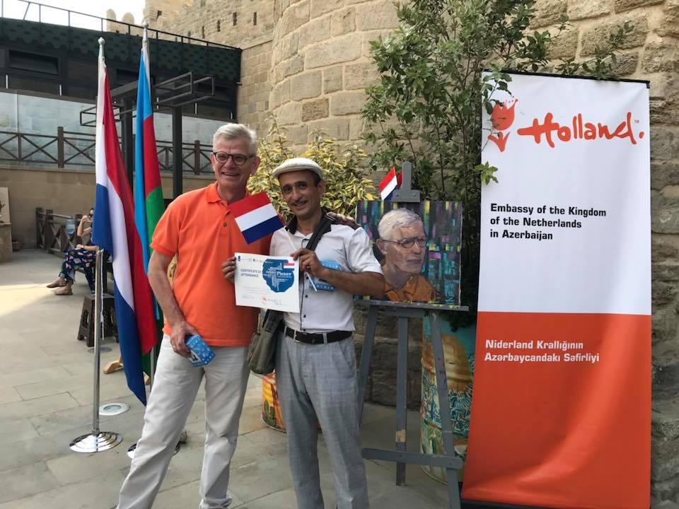 Посол Нидерландов в Азербайджане восхищен своим портретом: Страна тюльпанов и ветряных мельниц (ФОТО)