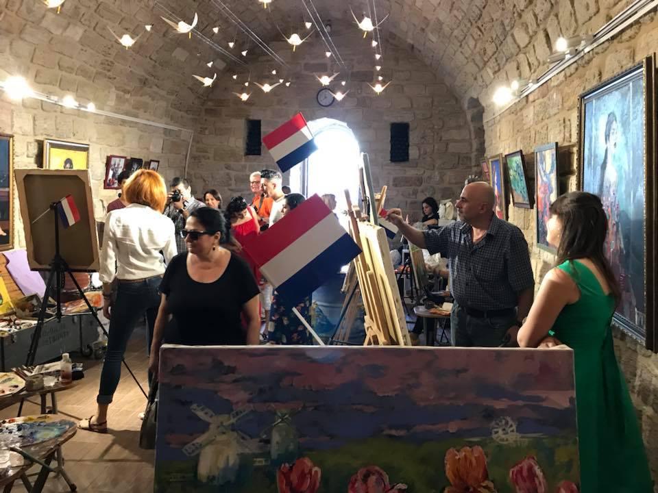 Посол Нидерландов в Азербайджане восхищен своим портретом: Страна тюльпанов и ветряных мельниц (ФОТО)