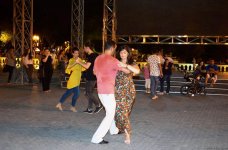 Романтическое аргентинское танго в вечернем Баку (ФОТО)