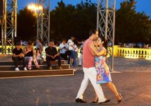 Романтическое аргентинское танго в вечернем Баку (ФОТО)