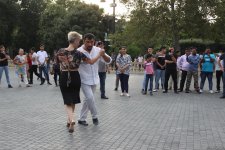 Романтическое аргентинское танго в вечернем Баку (ФОТО)