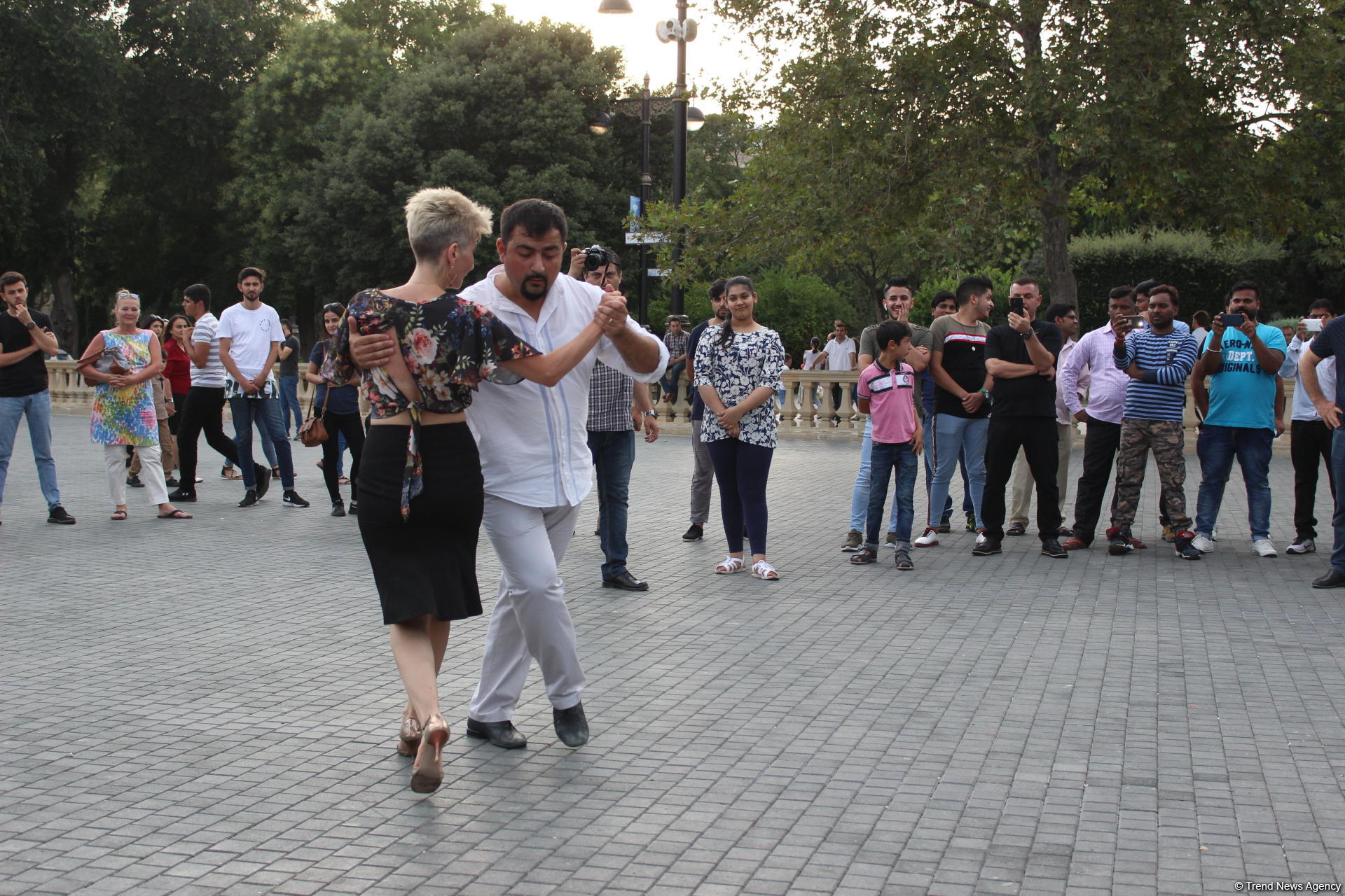 Романтическое аргентинское танго в вечернем Баку (ФОТО)