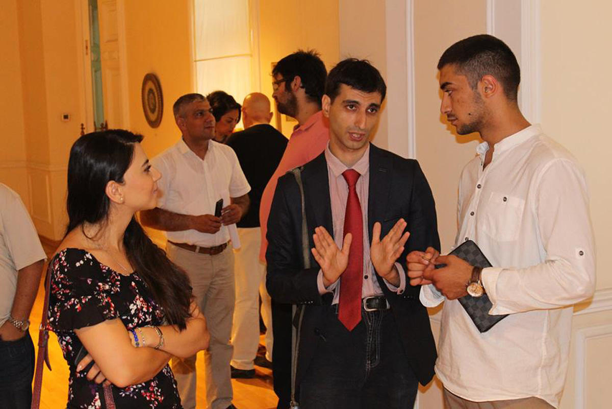 В Баку показали наследие и современность в искусстве миниатюры (ФОТО)