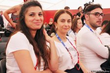 Азербайджанские и российские журналисты приняли участие в съемках комедии "Жара в БАКУ" (ФОТО)