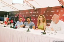 Азербайджанские и российские журналисты приняли участие в съемках комедии "Жара в БАКУ" (ФОТО)