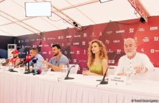 Азербайджанские и российские журналисты приняли участие в съемках комедии "Жара в БАКУ" (ФОТО)