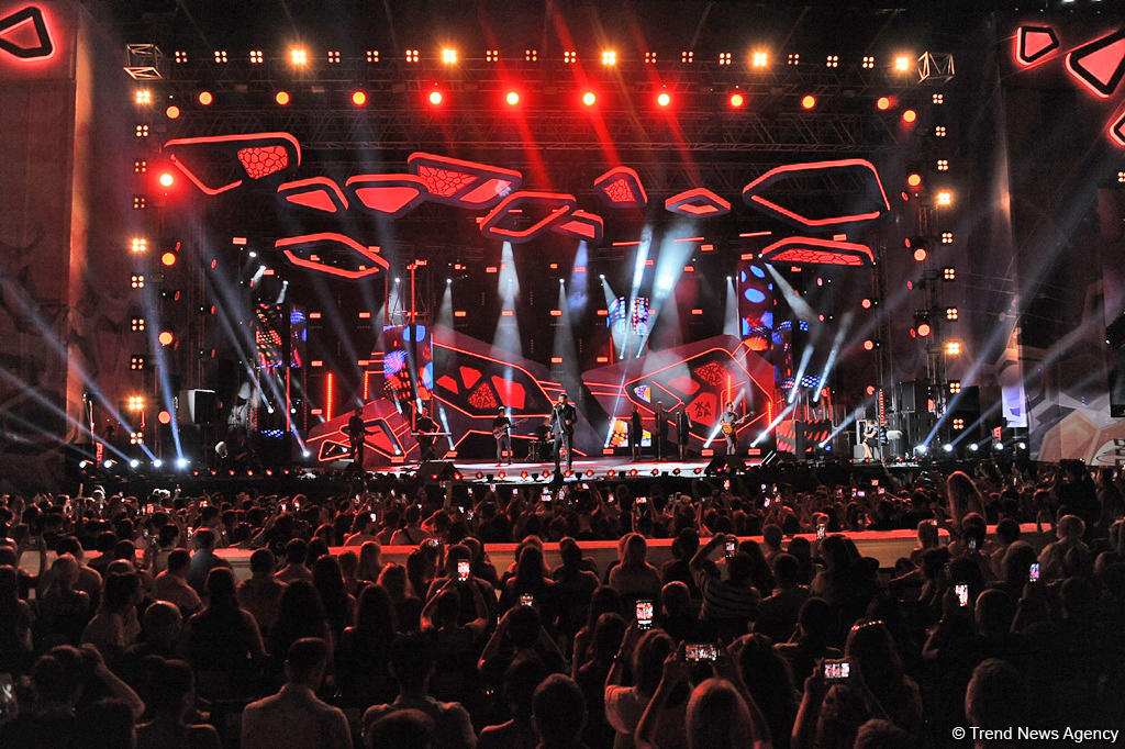 ЖАРА 2018 – эйфория от "Ленинград", фанат прорвался к Jah Khalib, сын Майкла Джексона (ВИДЕО, ФОТО)