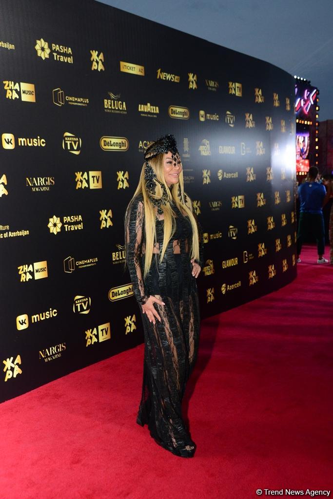 Звезды на красной дорожке закрытия фестиваля "ЖАРА-2018". До новых встреч! (ФОТО)