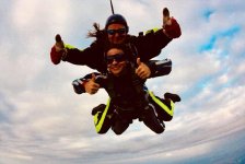 Впервые 13-летняя азербайджанка совершила прыжок  с парашютом с высоты 4400 метров! (ВИДЕО, ФОТО)