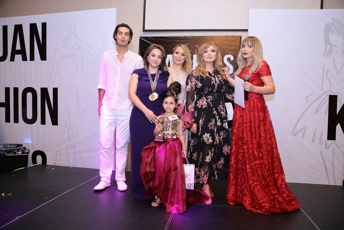 В Баку показали тренды летней детской моды (ФОТО)