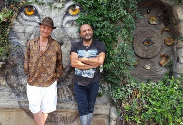 Олег Меньшиков в гостях у азербайджанского художника