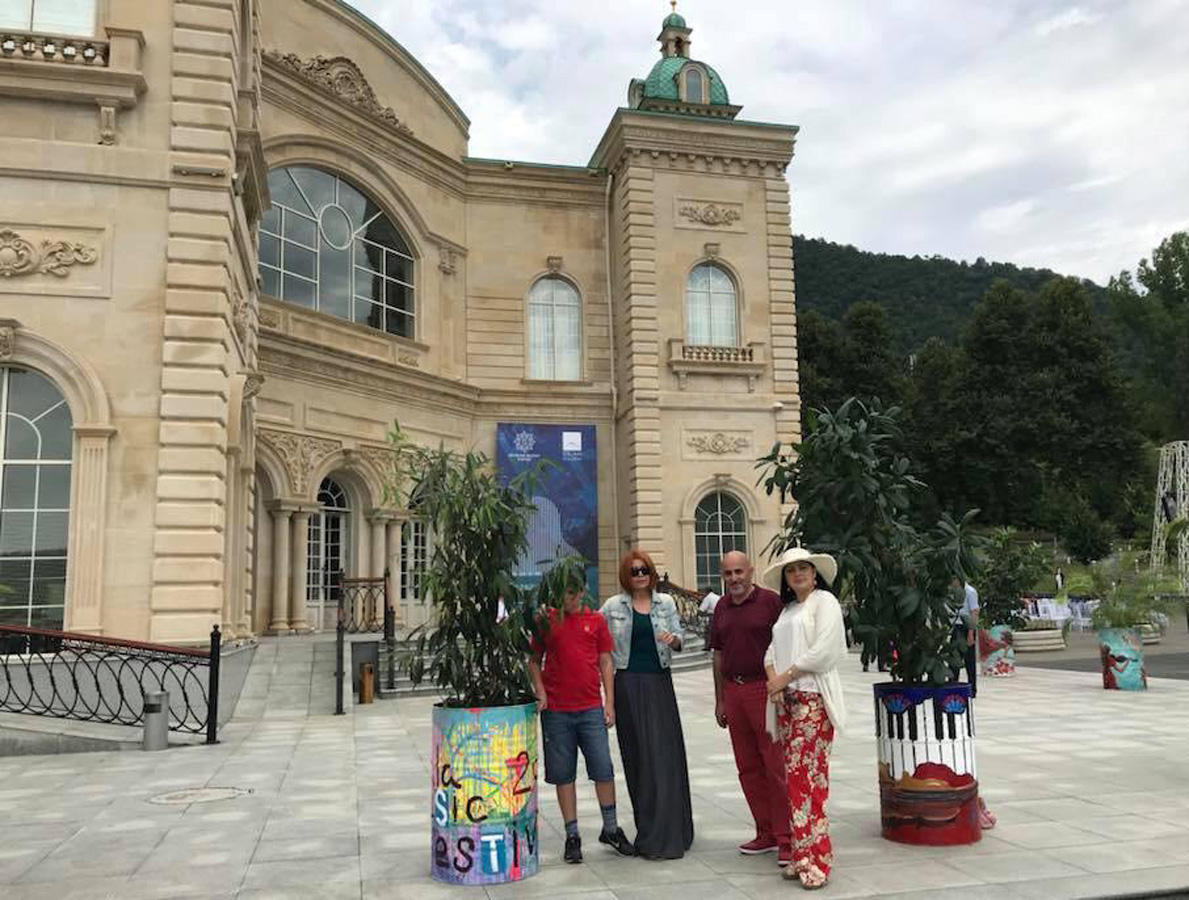 Музыка нефтяных бочек в Габале (ФОТО)