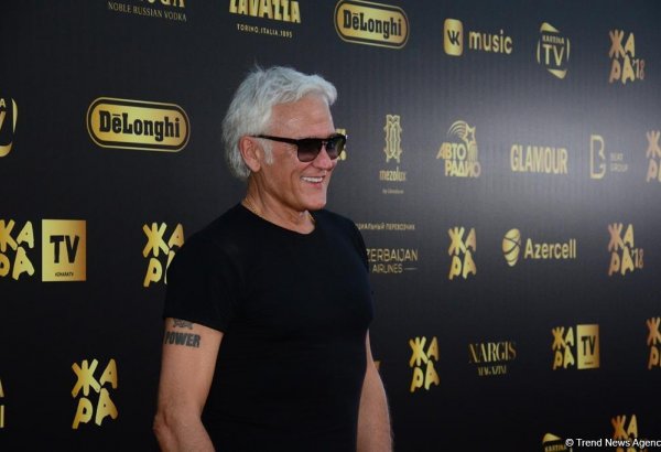 Александр Маршал выступил в Баку с имплантом в позвоночнике (ВИДЕО, ФОТО)