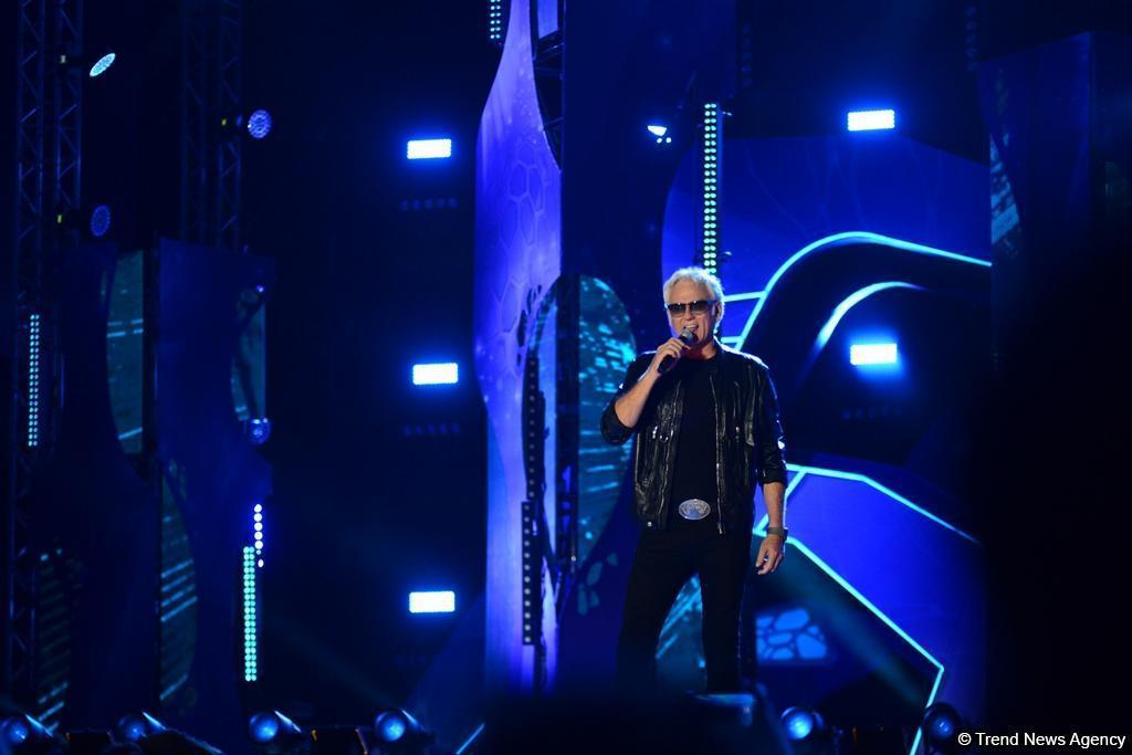 Александр Маршал выступил в Баку с имплантом в позвоночнике (ВИДЕО, ФОТО)