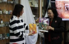 В Сибири представлена выставка миниатюрных книг из Азербайджана (ВИДЕО, ФОТО)