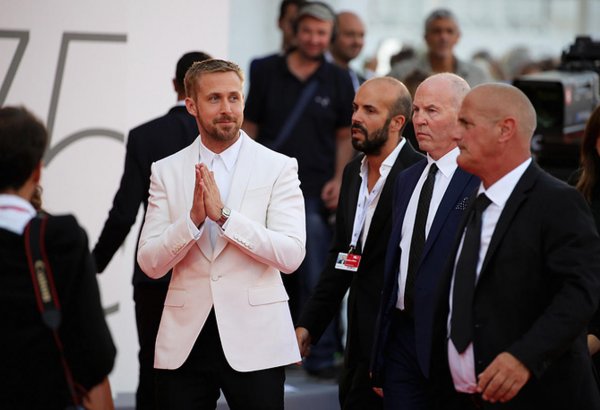 Звезды на красной дорожке Венецианского кинофестиваля (ФОТО)