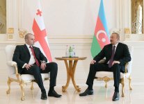 Президент Ильхам Алиев: Азербайджан и Грузия должны приложить дополнительные усилия для увеличения торгового оборота (ФОТО)