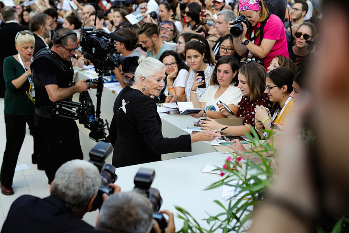Звезды на красной дорожке Венецианского кинофестиваля (ФОТО)