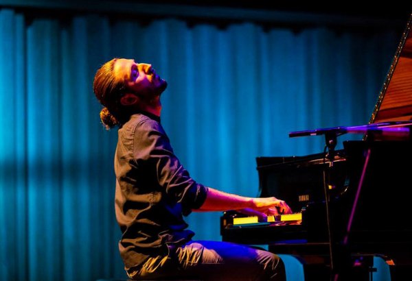 В Баку отметят День джаза с Исфаром Сарабским