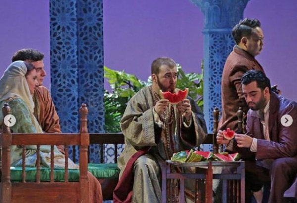 Азербайджанец сыграл главаря разбойников в Италии (ФОТО)