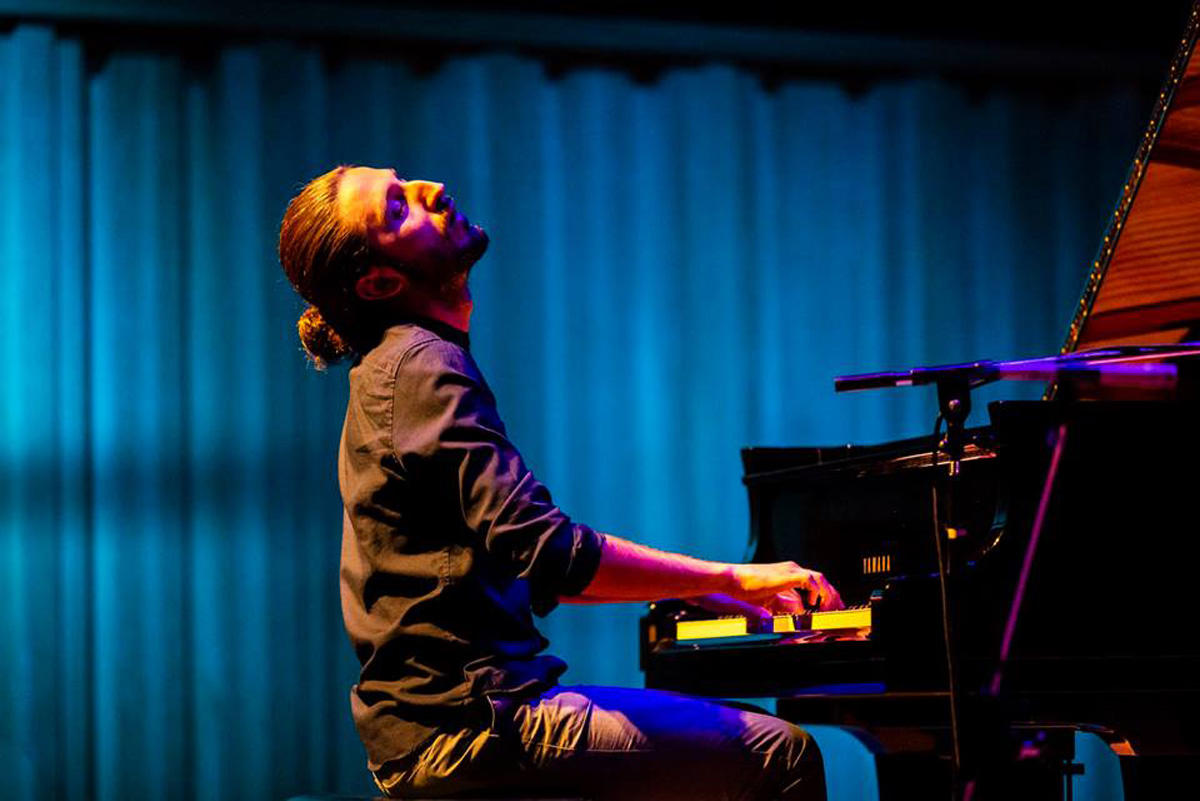 В Баку отметят День джаза с Исфаром Сарабским