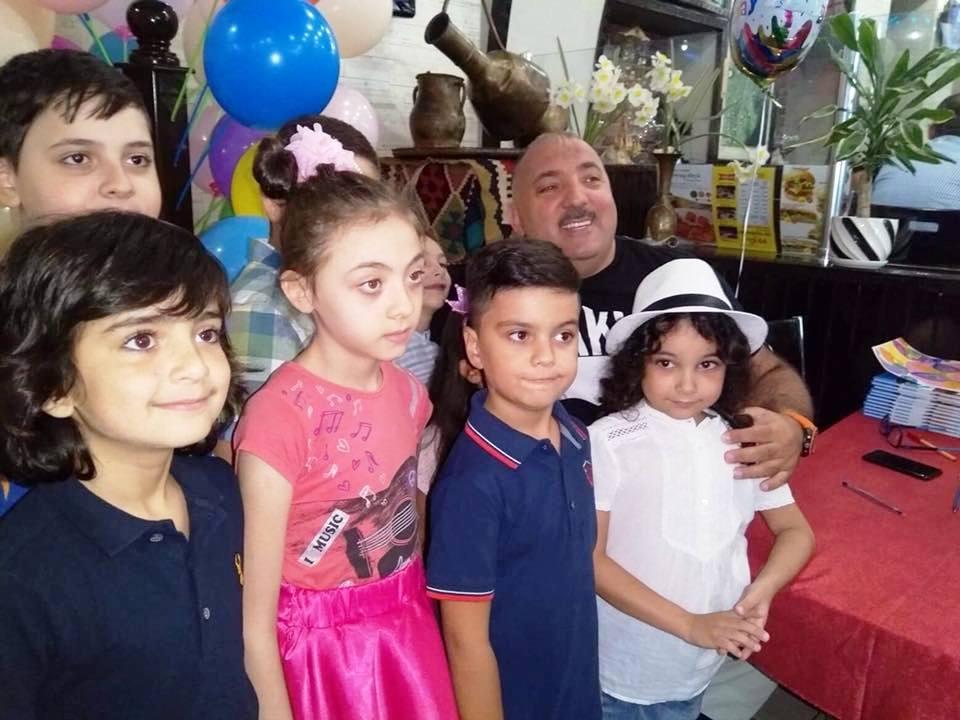 Очень трогательно! Молитвы детей: Дядя Бахрам, мы вас очень любим и ждем! (ВИДЕО, ФОТО)