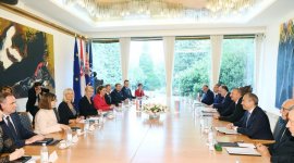 Состоялась встреча президентов Азербайджана и Хорватии в расширенном составе (ФОТО)