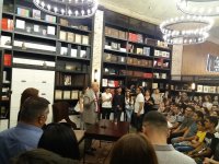 Встреча с Чингизом Абдуллаевым вызвала большой интерес молодежи (ФОТО)
