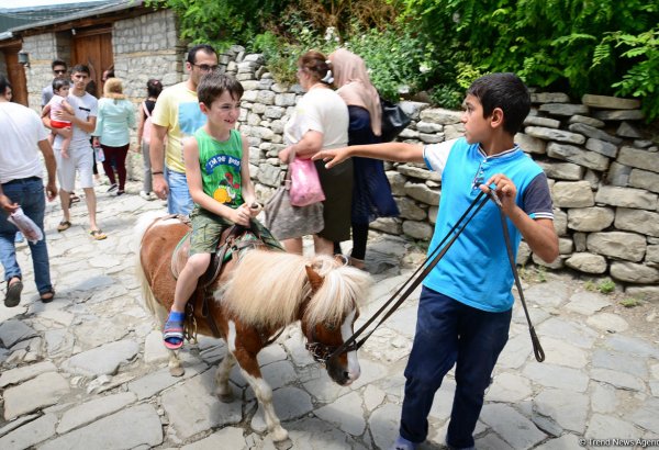 Путешествие в удивительный Лахыдж – от шапки Мономаха до Великого шелкового пути (ФОТО)
