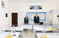 Президент Ильхам Алиев ознакомился с условиями после капремонта в полной средней школе номер 192 в поселке Забрат (ФОТО)