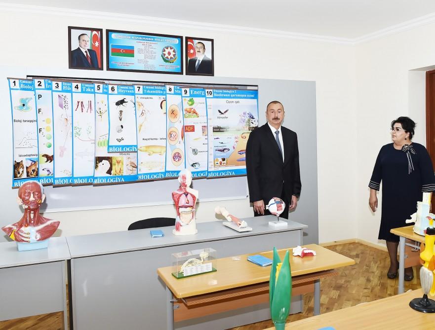 Президент Ильхам Алиев ознакомился с условиями в полной средней школе номер 187 в Сабунчинском районе Баку (ФОТО)