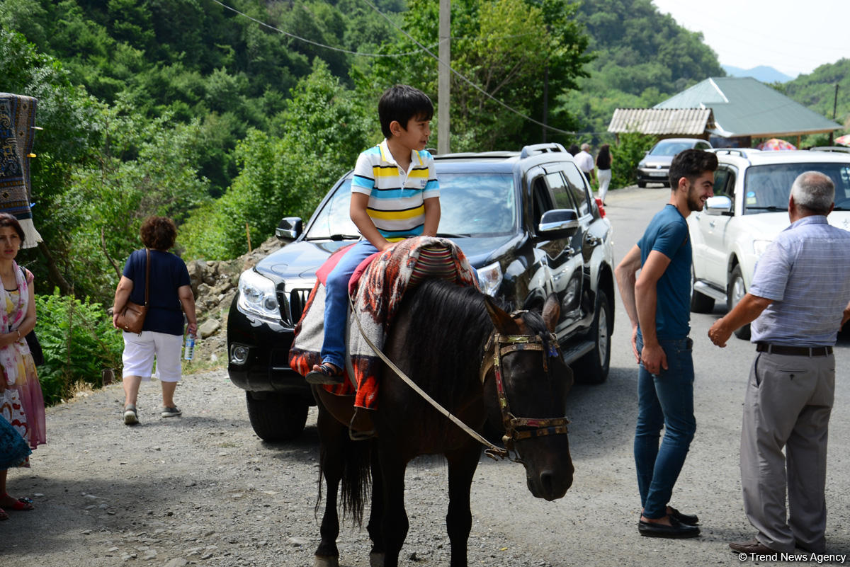 Путешествие в удивительный Лахыдж – от шапки Мономаха до Великого шелкового пути (ФОТО)