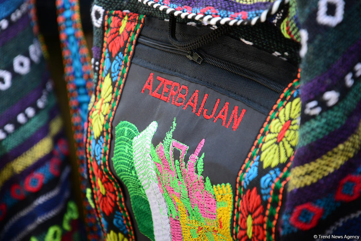 Путешествие в удивительный Лахыдж – от шапки Мономаха до Великого шелкового пути (ФОТО)