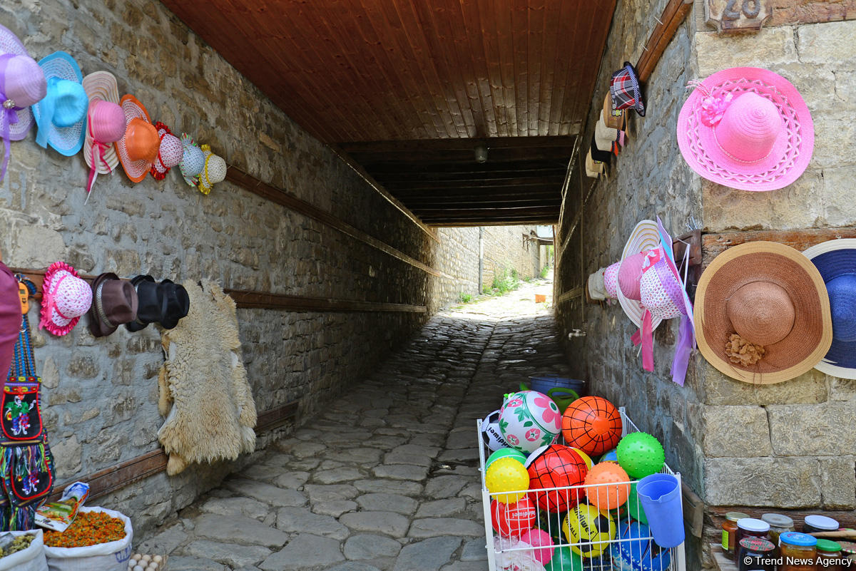 Путешествие в удивительный Лахыдж – от шапки Мономаха до Великого шелкового пути (ФОТО)