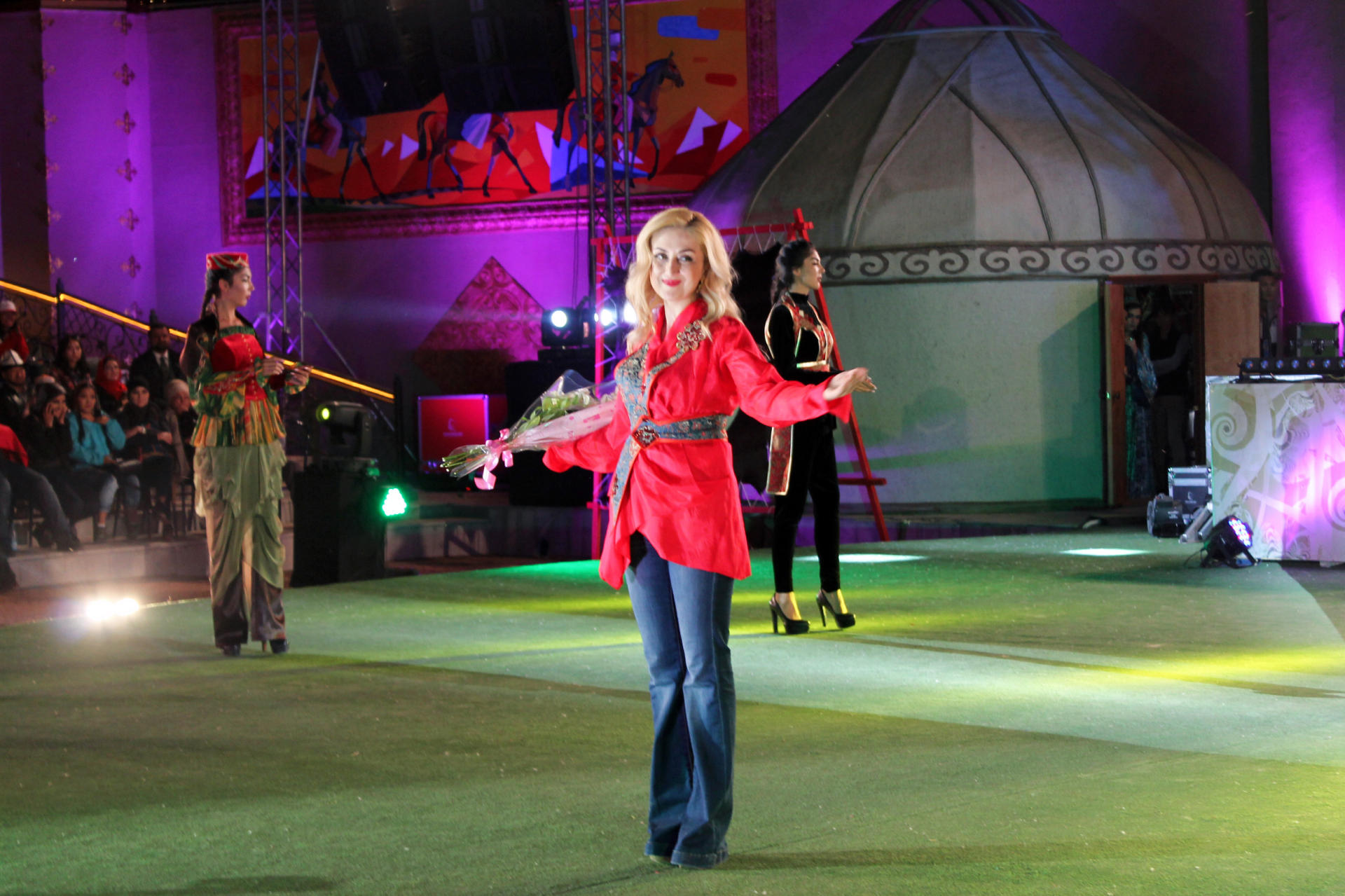 Коллекция Гюльнары Халиловой "Туран" вызвала большой интерес на Всемирных играх кочевников (ВИДЕО,ФОТО)