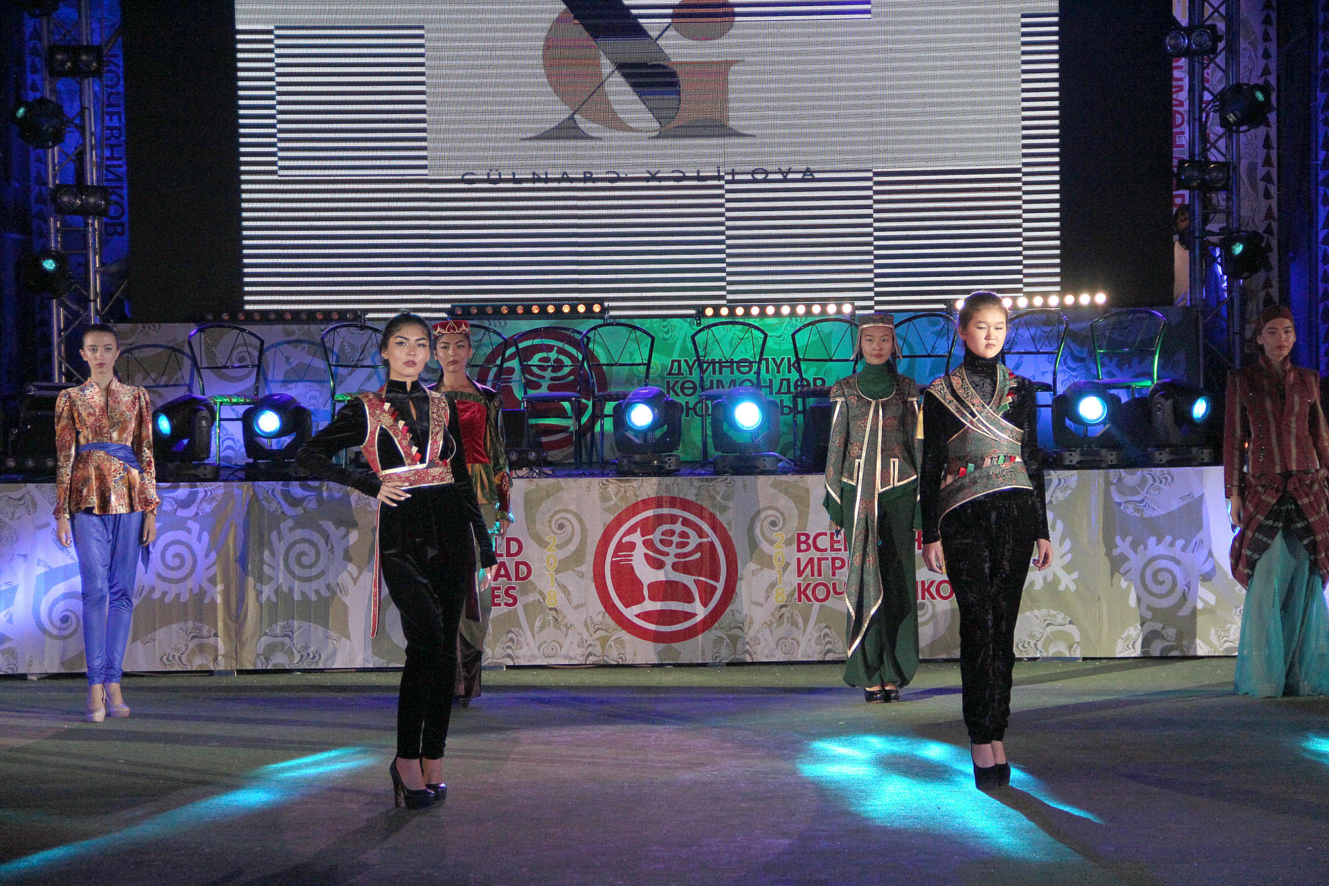 Коллекция Гюльнары Халиловой "Туран" вызвала большой интерес на Всемирных играх кочевников (ВИДЕО,ФОТО)