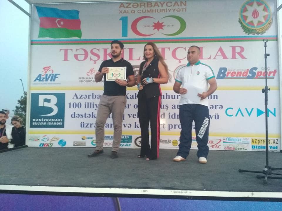 В Баку прошел велопробег среди аутистов и с участием звезд (ФОТО)