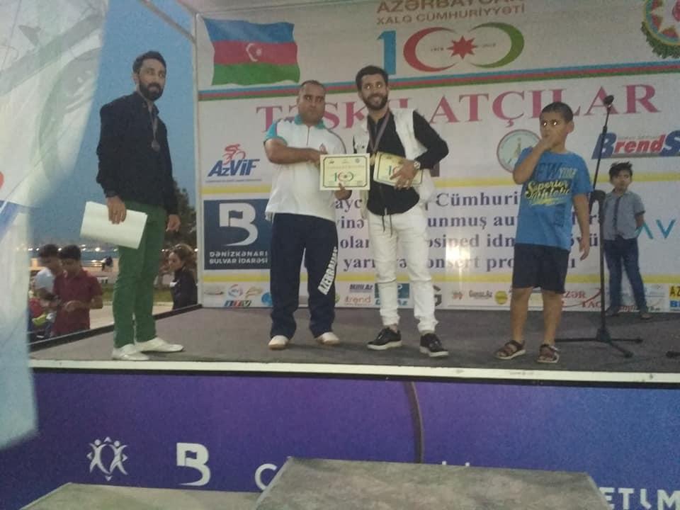 В Баку прошел велопробег среди аутистов и с участием звезд (ФОТО)