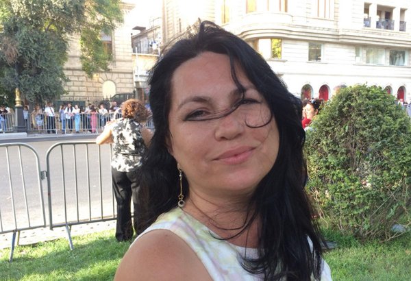 Совместный парад в Баку говорит о братстве и единстве азербайджанского и турецкого народов - зрительница