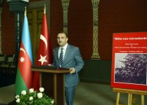 В Баку представлена уникальная историческая экспозиция, усыпанная алыми маками (ФОТО)