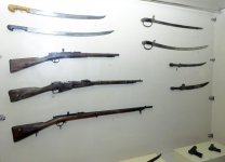 В Баку представлена уникальная историческая экспозиция, усыпанная алыми маками (ФОТО)