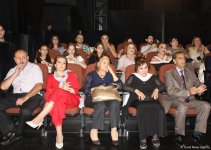 В Баку состоялось награждение театральных деятелей (ФОТО)