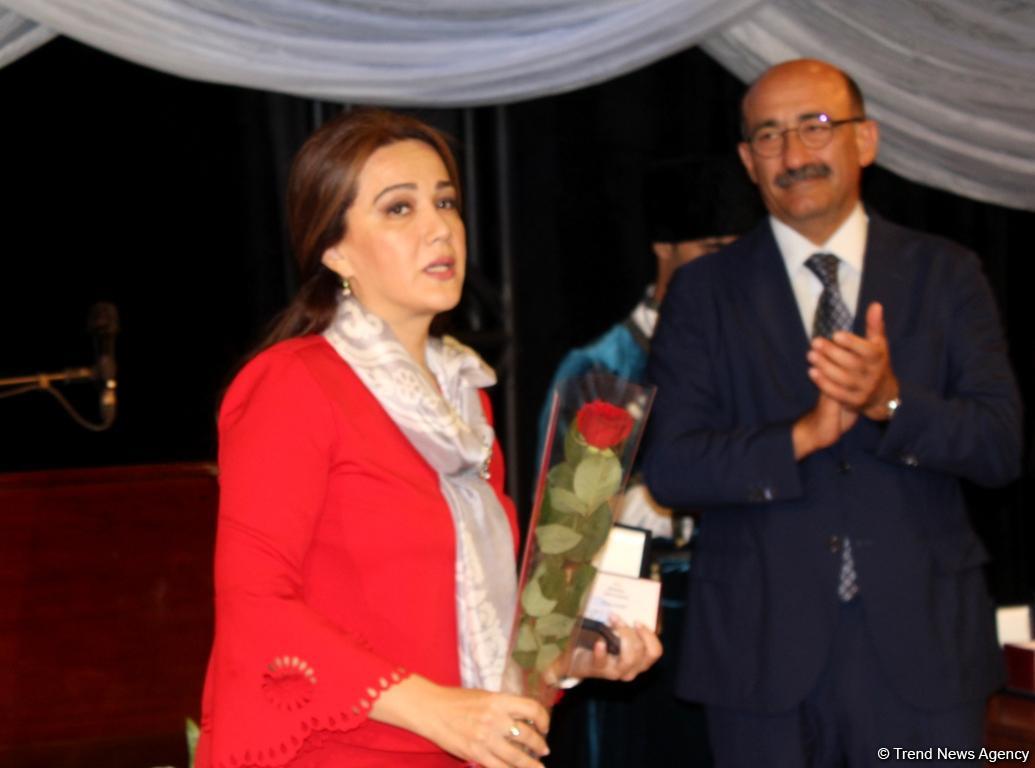 В Баку состоялось награждение театральных деятелей (ФОТО)