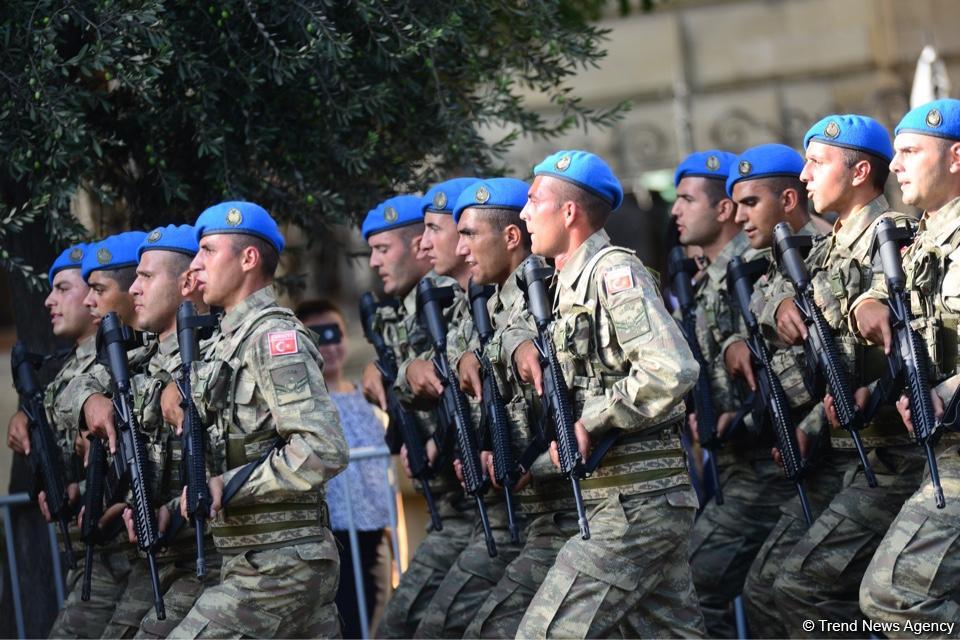 Парад, посвященный 100-летию освобождения Баку (ФОТОСЕССИЯ)