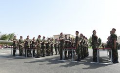 Президент Ильхам Алиев и Первая леди Мехрибан Алиева приняли участие в церемонии принятия присяги молодыми солдатами Службы государственной безопасности Азербайджана (ФОТО)