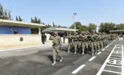 Президент Ильхам Алиев и Первая леди Мехрибан Алиева приняли участие в церемонии принятия присяги молодыми солдатами Службы государственной безопасности Азербайджана (ФОТО)