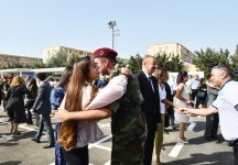 Президент Ильхам Алиев и Первая леди Мехрибан Алиева приняли участие в церемонии принятия присяги молодыми солдатами Службы государственной безопасности Азербайджана (ФОТО)