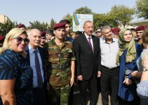 Президент Ильхам Алиев и Первая леди Мехрибан Алиева приняли участие в церемонии принятия присяги молодыми солдатами Службы государственной безопасности Азербайджана (ФОТО)