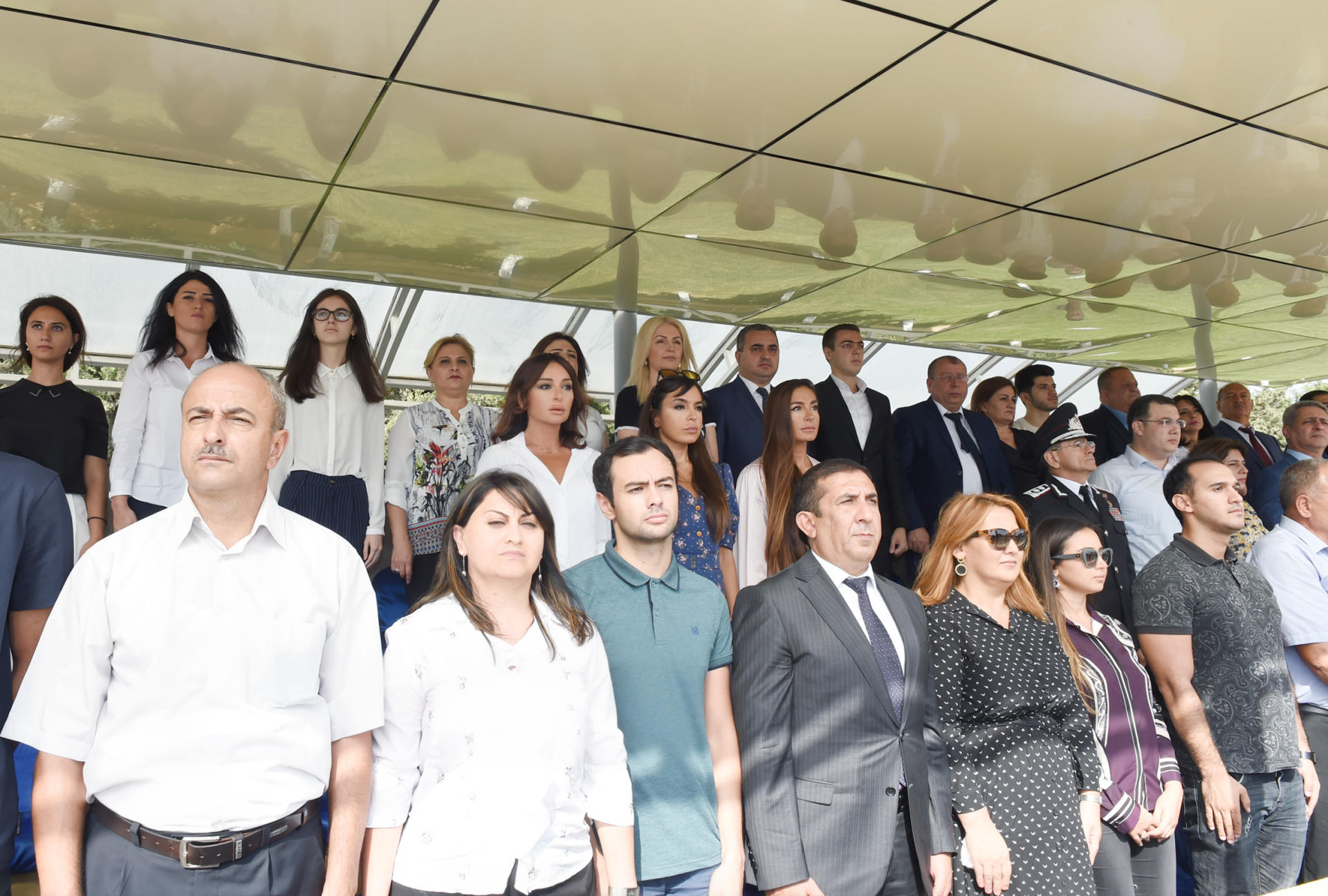 Президент Ильхам Алиев и Первая леди Мехрибан Алиева приняли участие в церемонии принятия присяги молодыми солдатами Службы государственной безопасности Азербайджана (ФОТО)