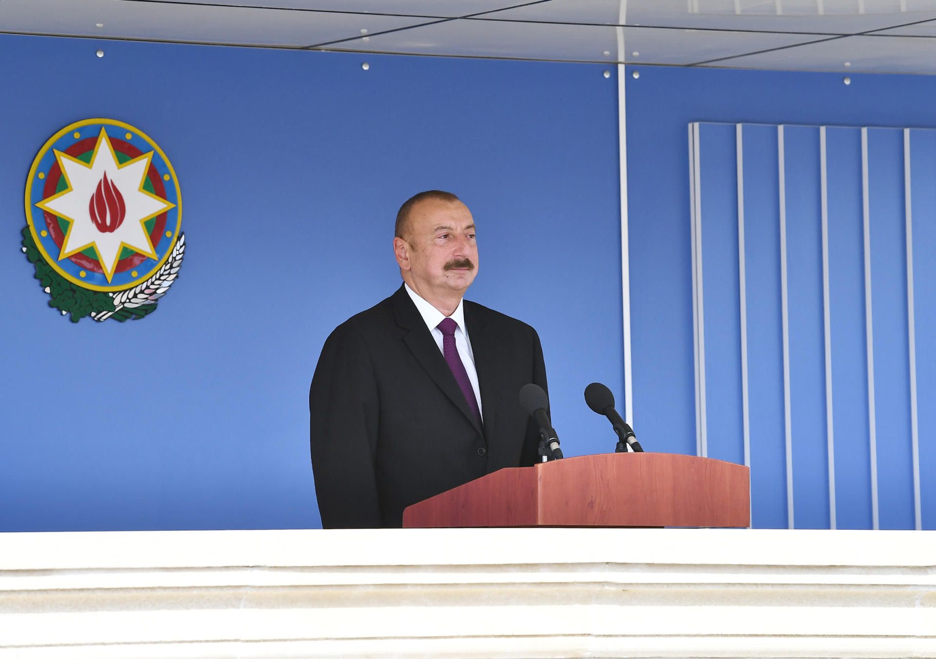 Президент Ильхам Алиев и Первая леди Мехрибан Алиева приняли участие в церемонии принятия присяги молодыми солдатами Службы государственной безопасности Азербайджана (ФОТО)